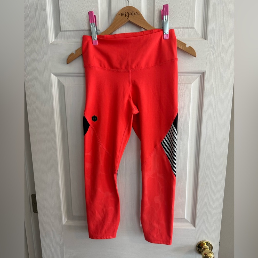 Under Armour crop leggings - coral - Approx 22 inch inseam